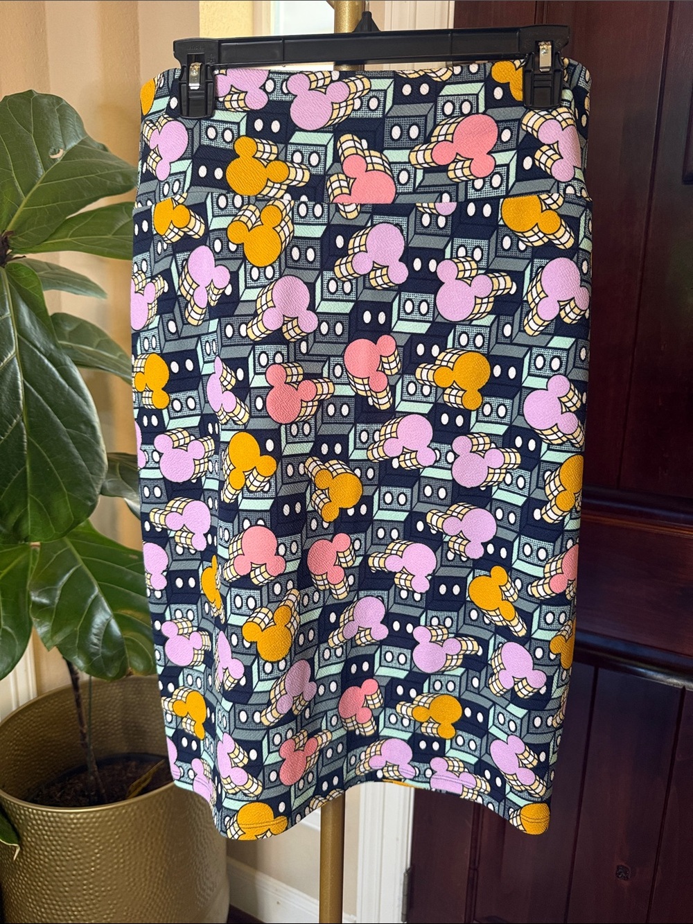 LuLaRoe Disney Cassie Mickey Mouse 3D abstract print, pencil skirt NWT Size L